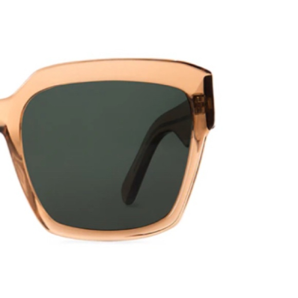 FINLAY Green Matilda Sunglasses practically NEW in Box